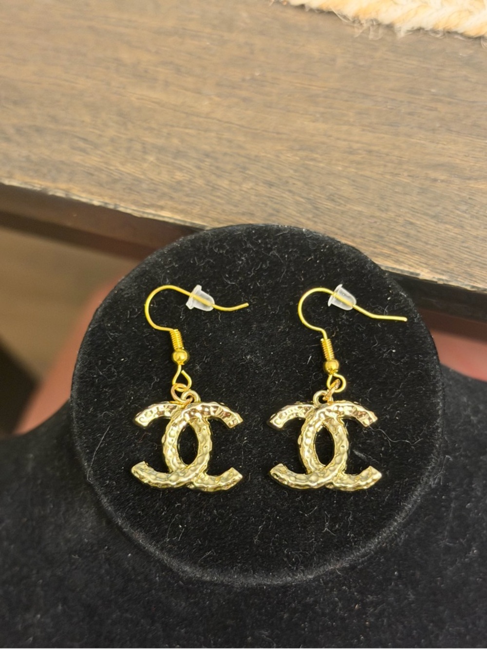 Cc earrings gold